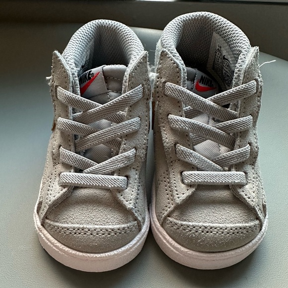 Nike Infant High Tops - Picture 2 of 5